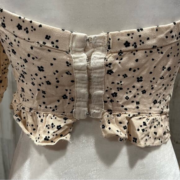 Urban Romantics Cream Ditzy Floral Mermaid Crop Top Tie Front Size Juniors Med - Picture 3 of 9
